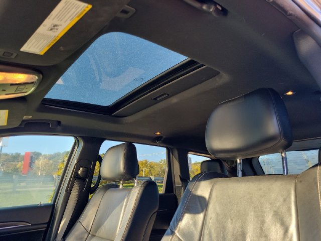 Used 2017 Jeep Grand Cherokee Limited AWD/4WD image 26