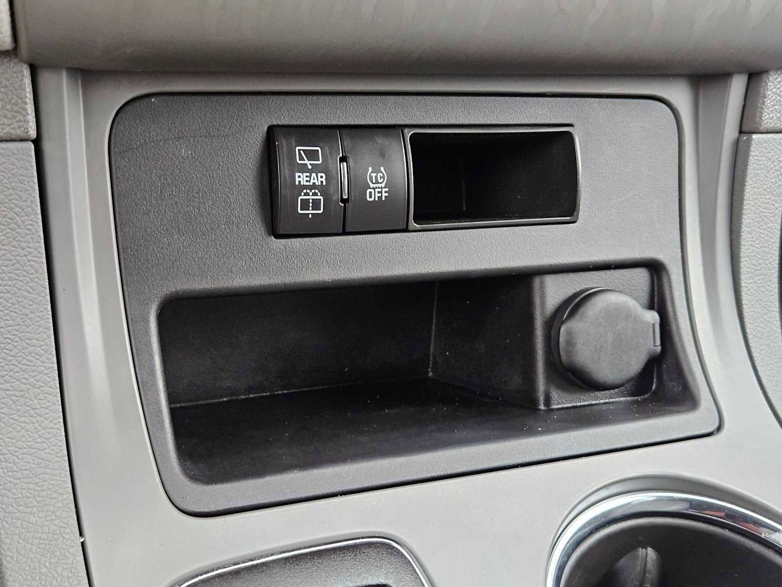 Used 2014 Chevrolet Traverse LS image 32