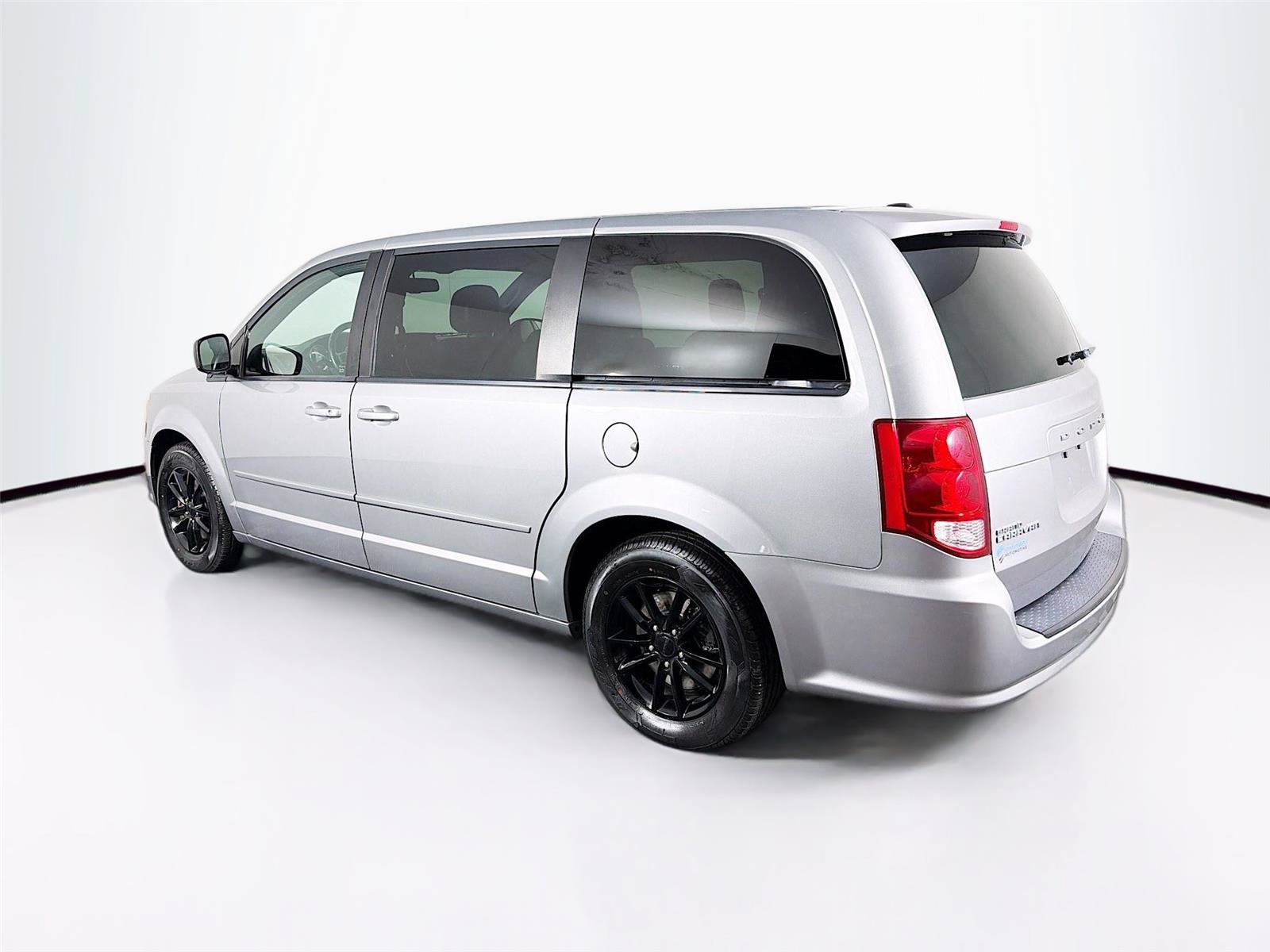 Used 2015 Dodge Grand Caravan SE w/ Quick Order Package 29E SE FWD image 9