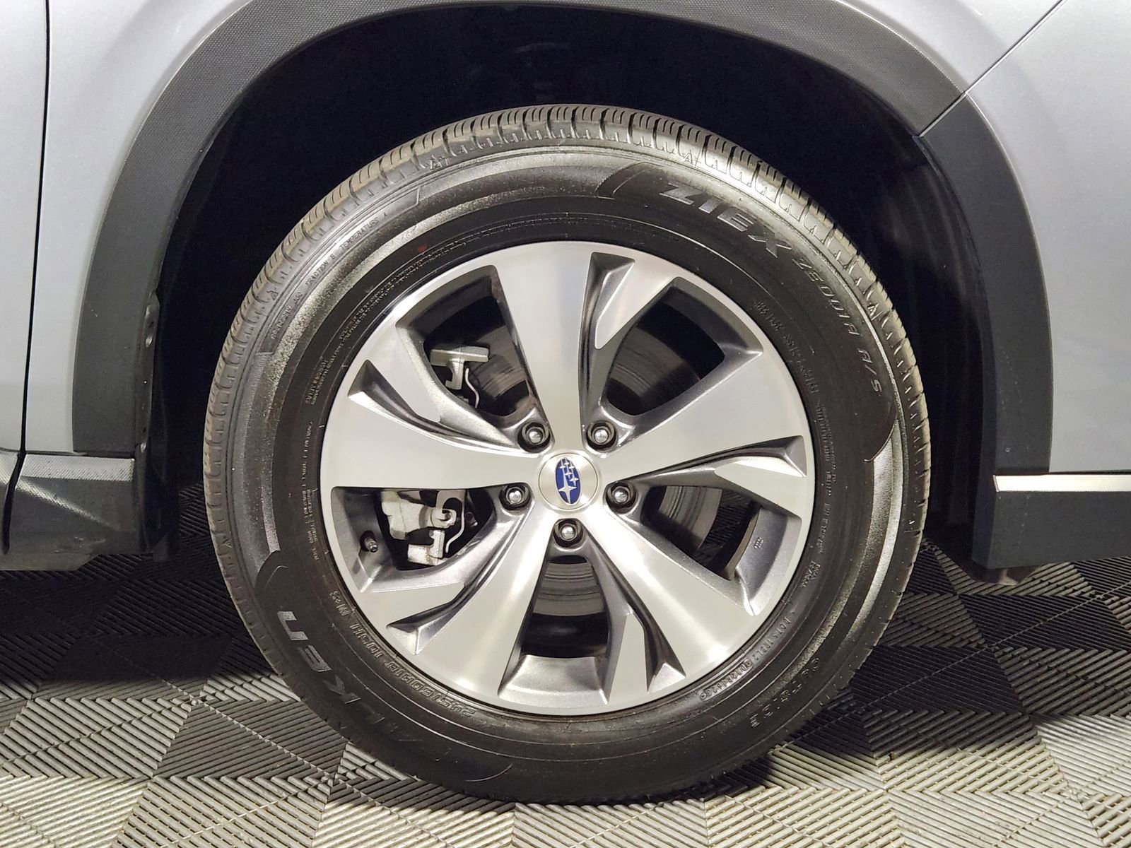 Used 2024 Subaru Ascent Premium w/ Convenience Package image 12