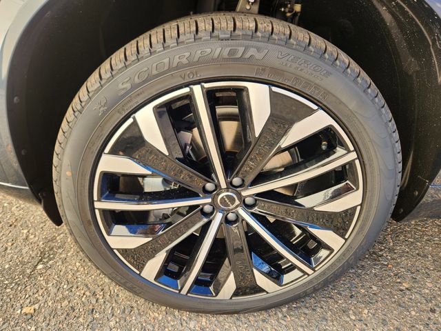 New 2026 Volvo XC90 B6 Plus w/ Protection Package image 19