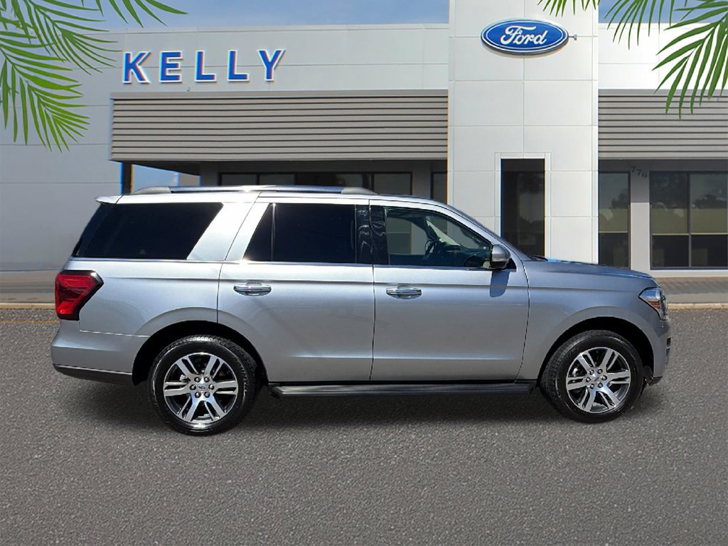 Used 2024 Ford Expedition Limited AWD/4WD image 6