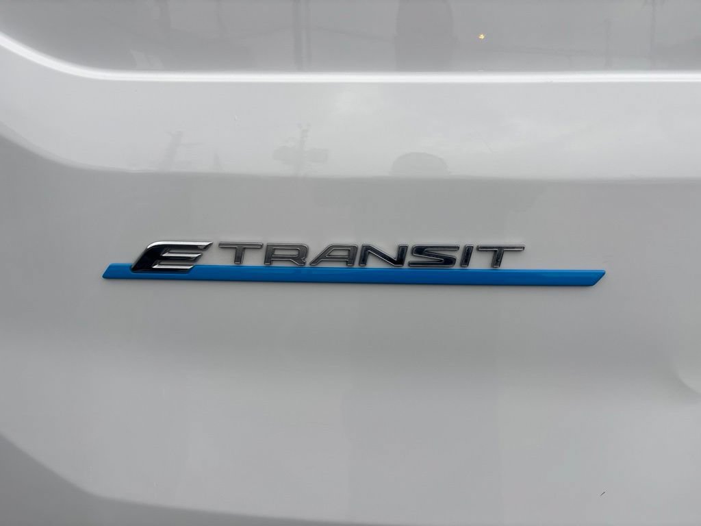 Used 2023 Ford E-Transit 148 High Roof Extended RWD image 13