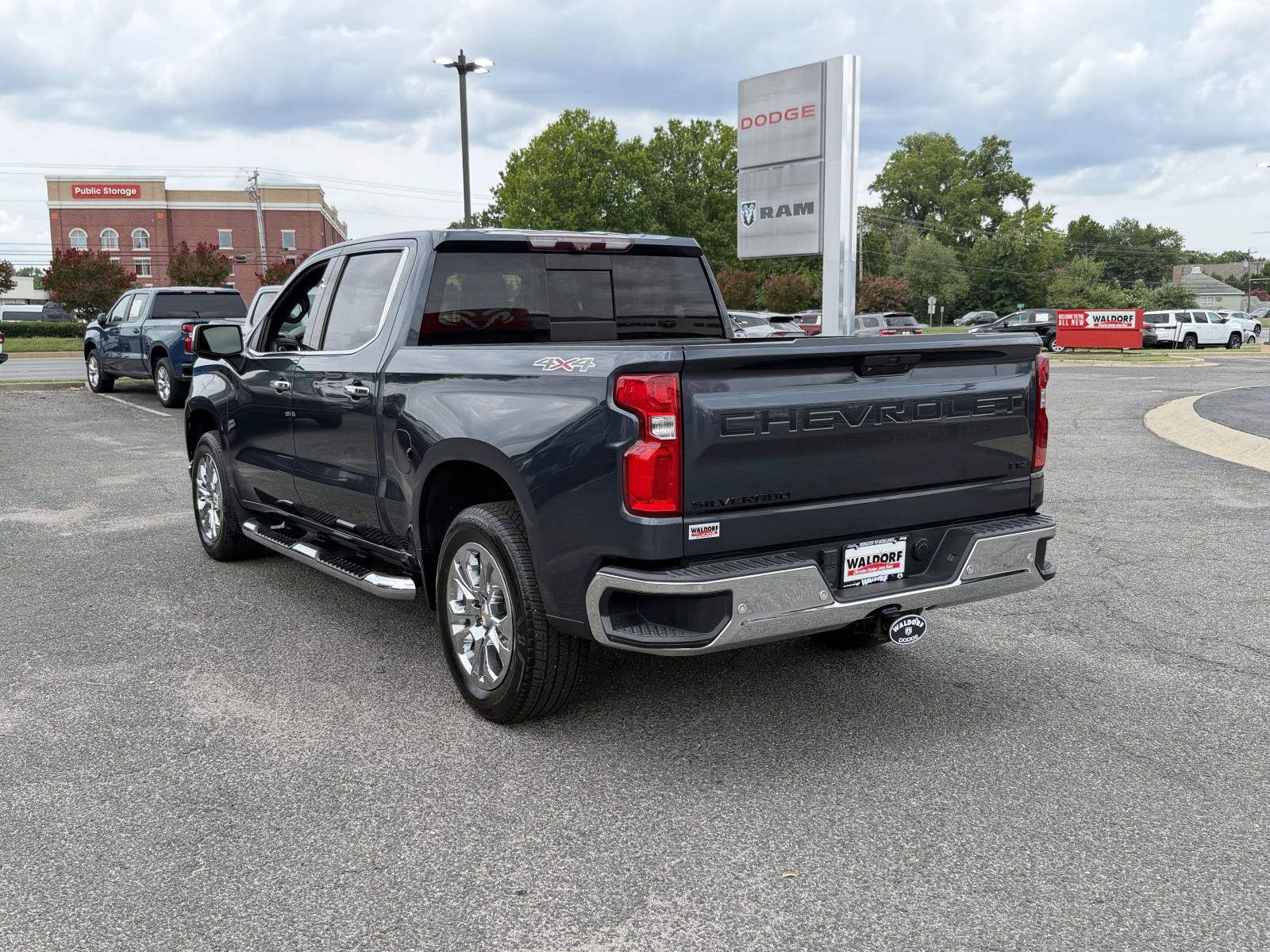 Used 2021 Chevrolet Silverado 1500 LTZ w/ LTZ Premium Package AWD/4WD image 5