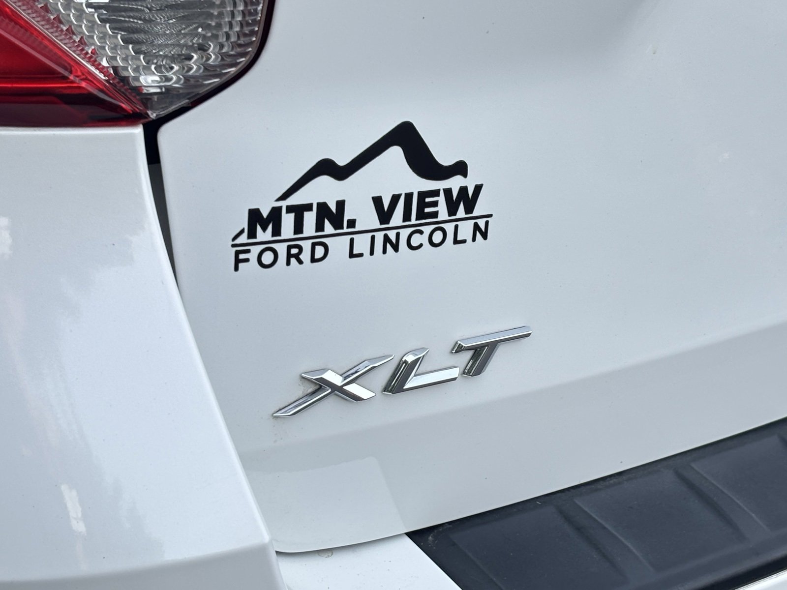 Used 2020 Ford Explorer XLT w/ Equipment Group 202A image 13