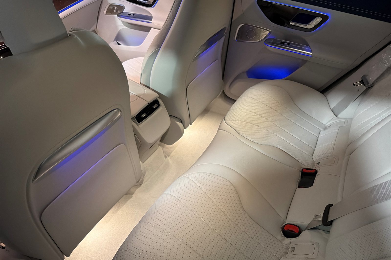 New 2027 Mercedes-Benz EQE 320 4MATIC SUV image 11