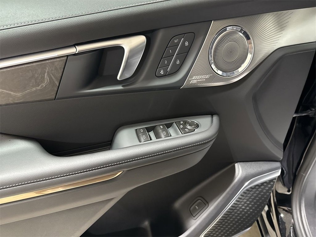 New 2026 Buick Enclave Avenir image 22