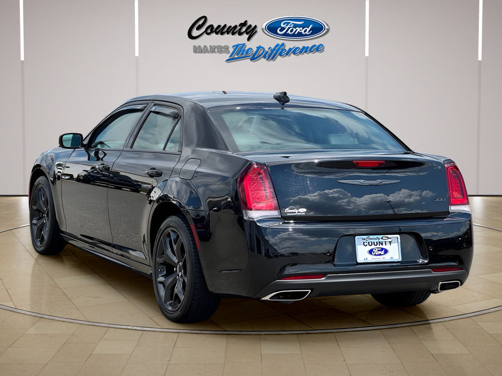 Used 2023 Chrysler 300 Touring L RWD image 24