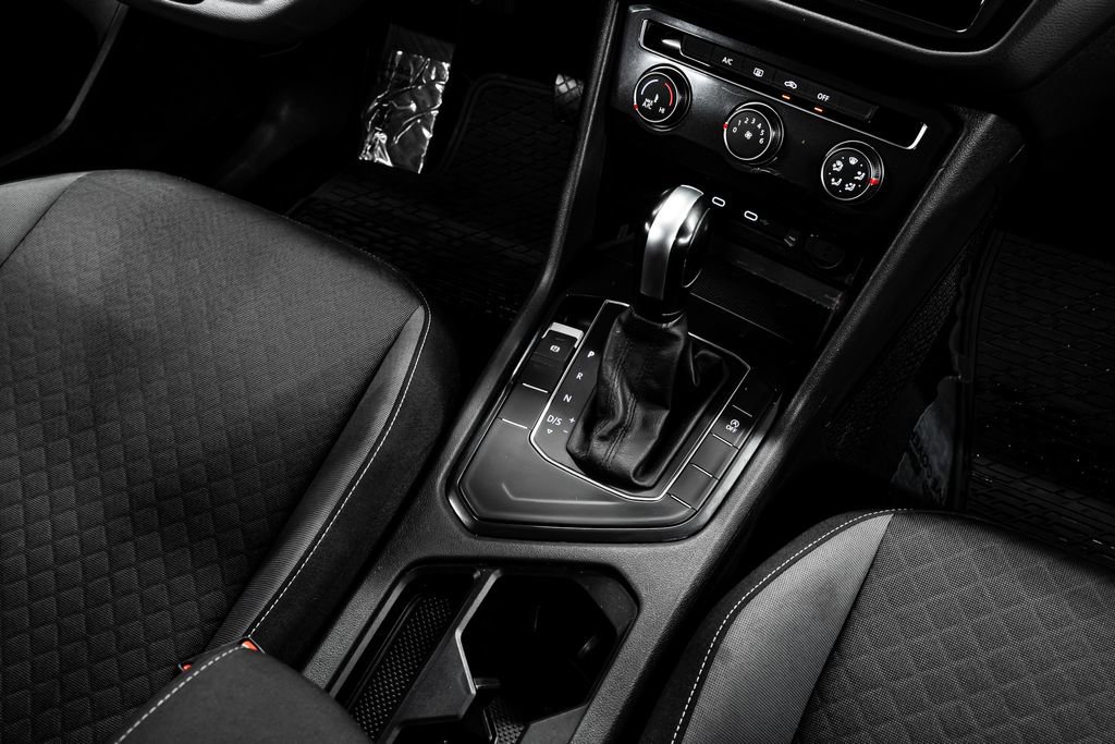 Used 2021 Volkswagen Tiguan S image 27