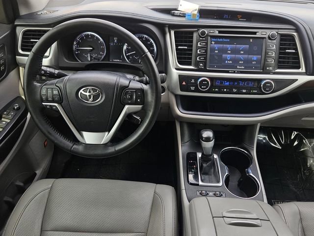Used 2015 Toyota Highlander Limited image 24