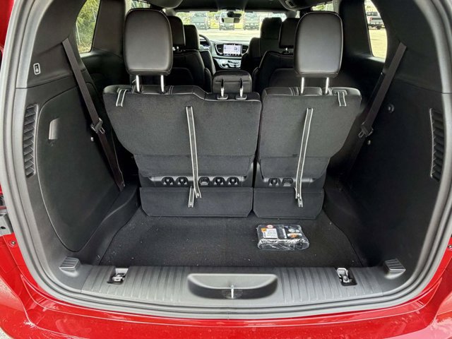 New 2027 Chrysler Pacifica LX FWD image 31
