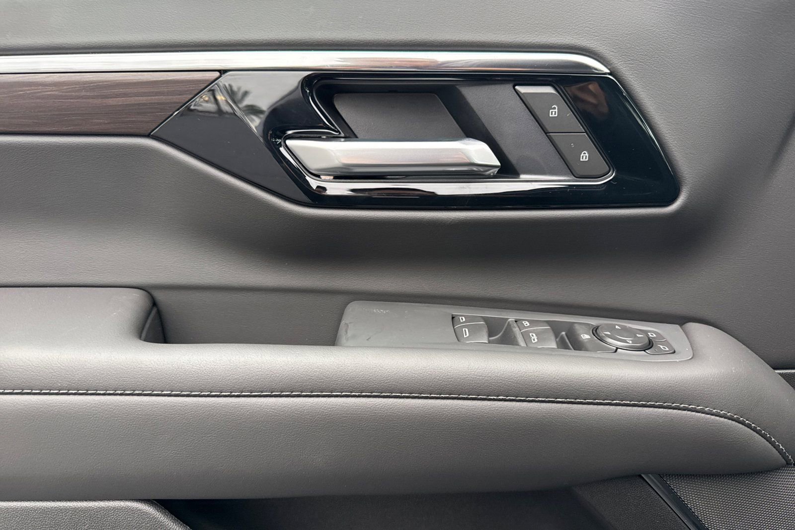 New 2026 Chevrolet Suburban LS w/ Max Trailering Package image 10