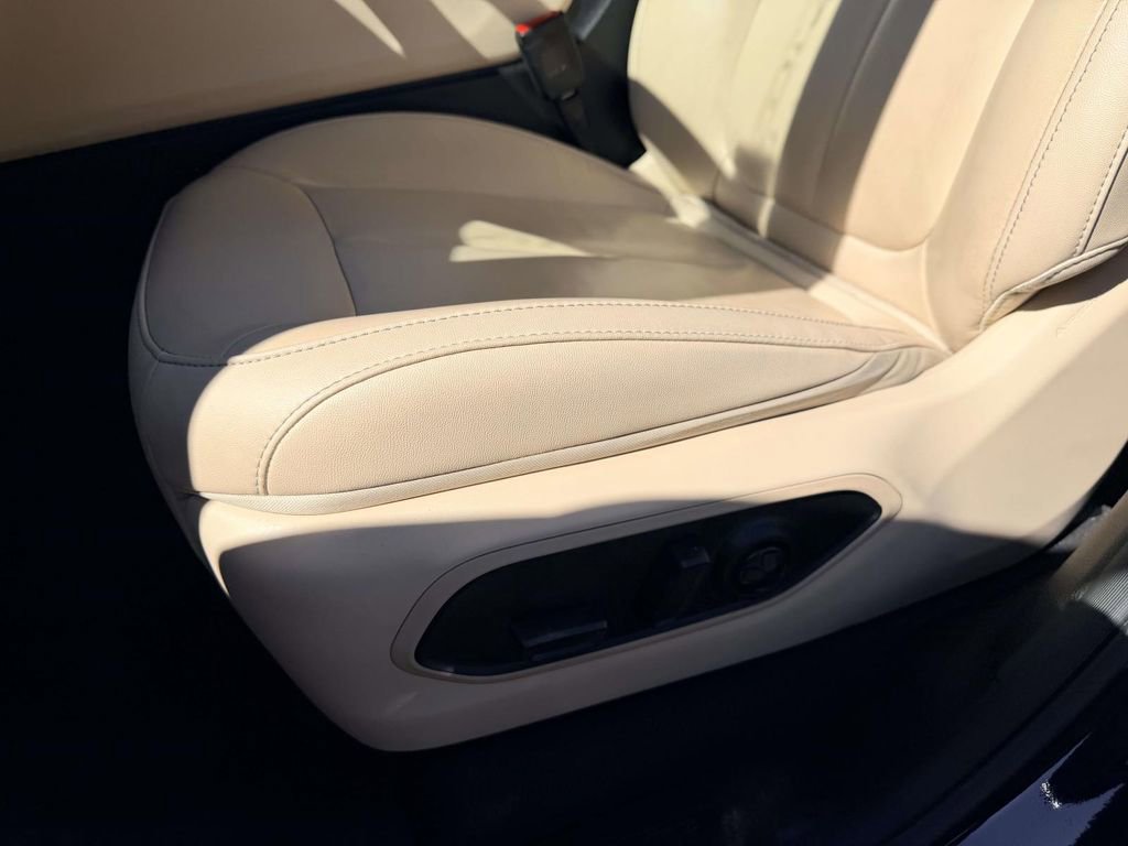 Used 2023 Jeep Grand Cherokee L Limited AWD/4WD image 18
