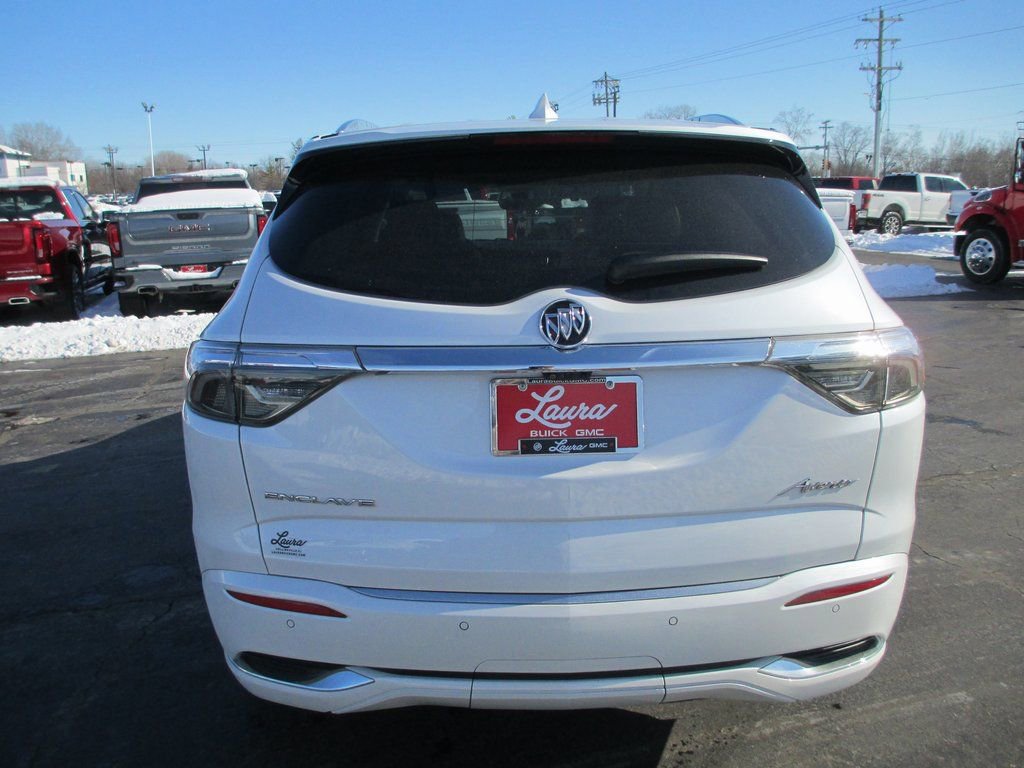 Used 2023 Buick Enclave Avenir image 6