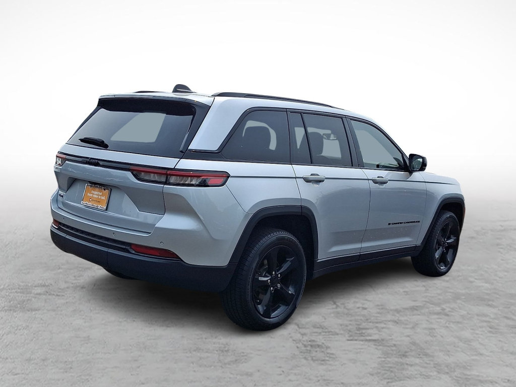 Certified 2023 Jeep Grand Cherokee Altitude AWD/4WD image 5