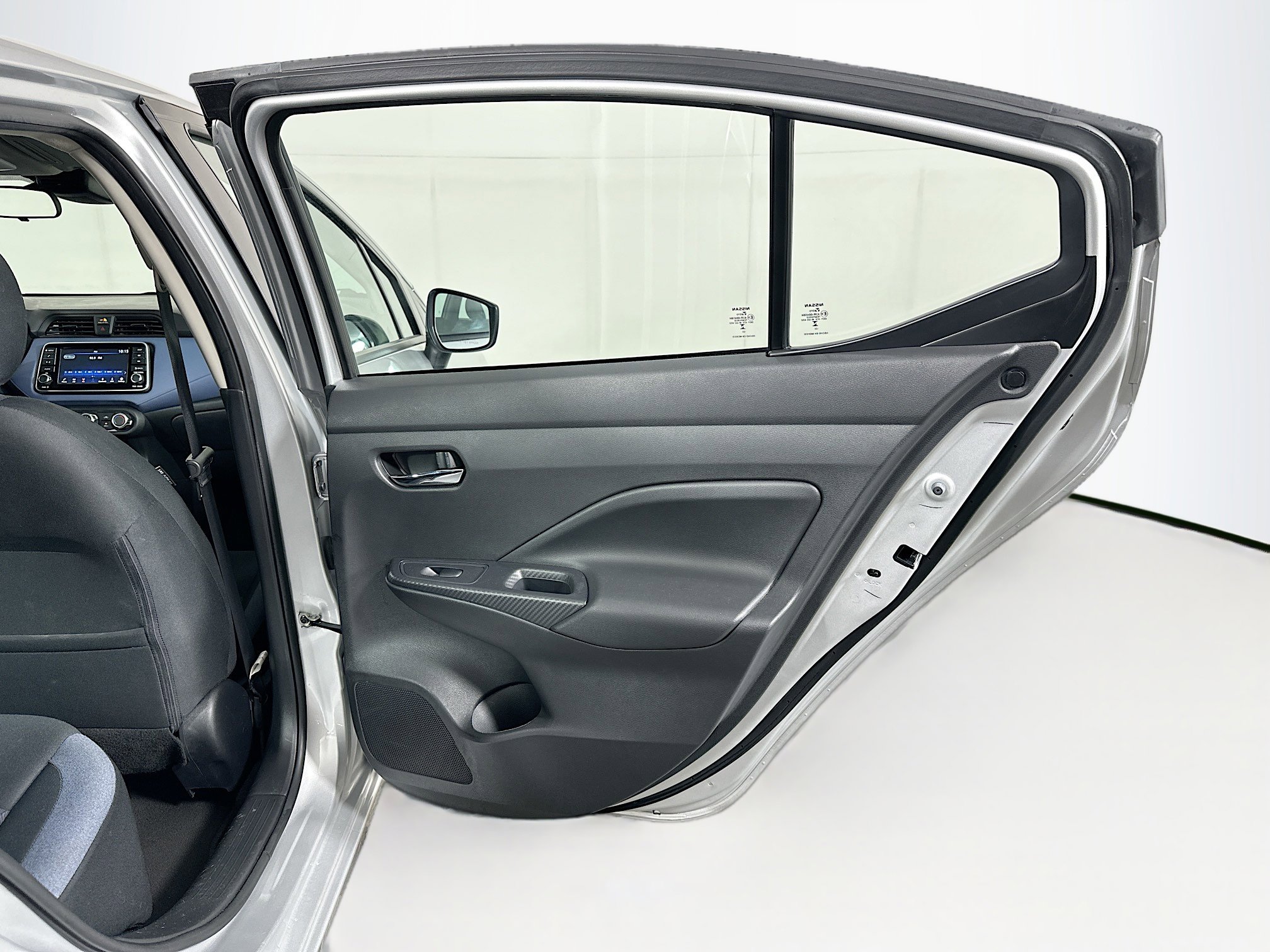 Used 2023 Nissan Versa SV image 28