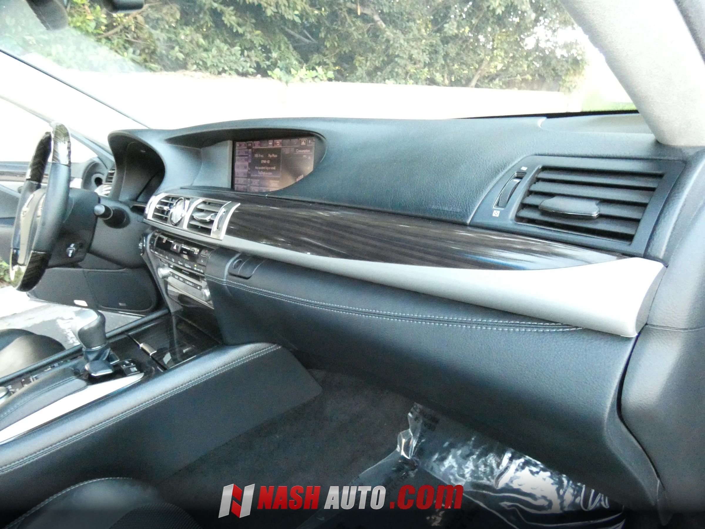 Used 2013 Lexus LS 460 w/ Ultra Luxury Pkg RWD image 35