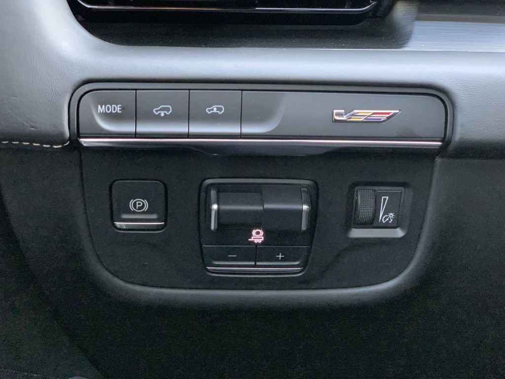 Certified 2024 Cadillac Escalade ESV V w/ Heavy-Duty Trailer Package image 15