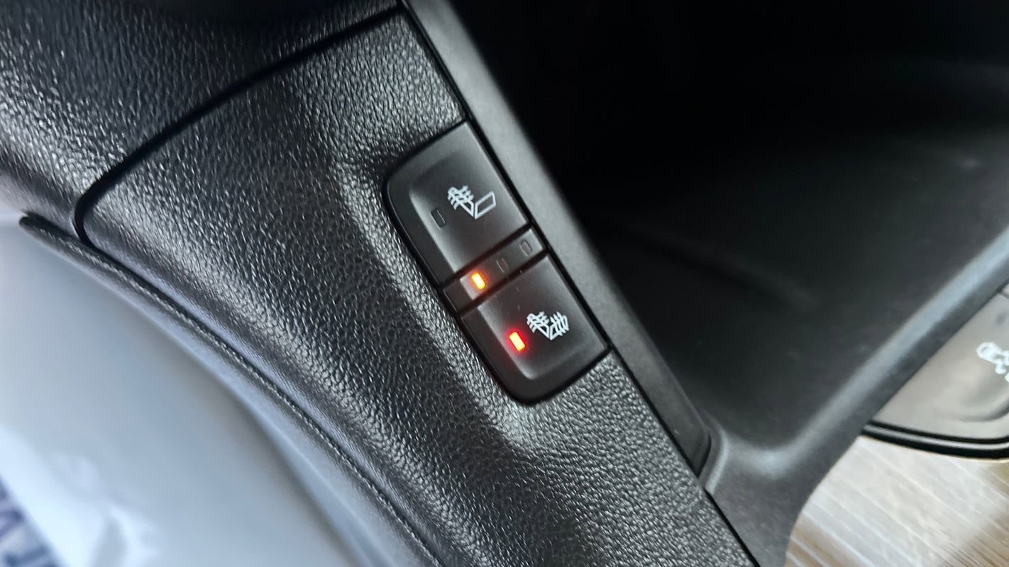 Used 2019 GMC Acadia SLE image 39