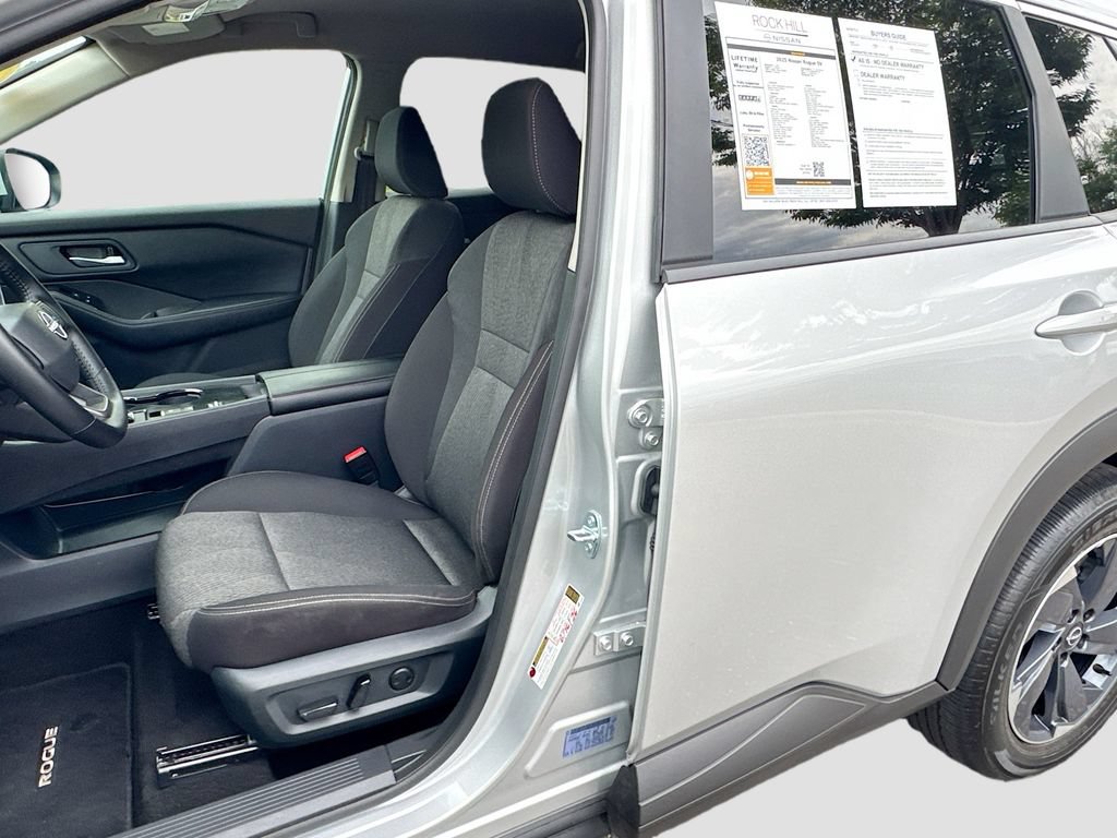 Certified 2025 Nissan Rogue SV FWD image 23