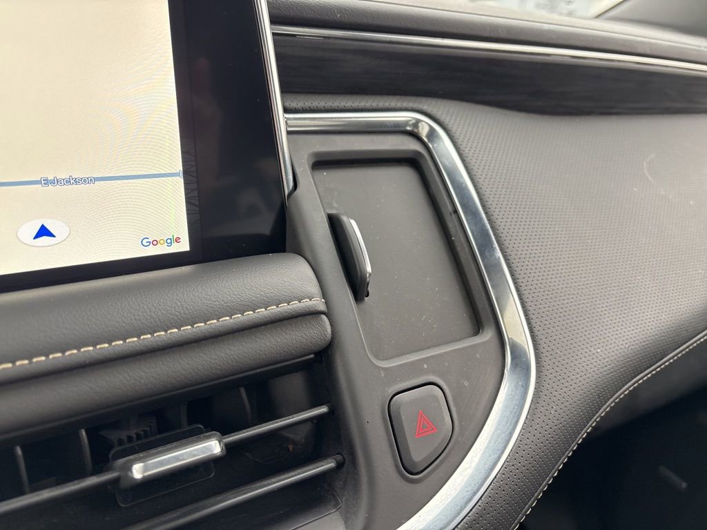 Used 2023 GMC Yukon SLT image 46