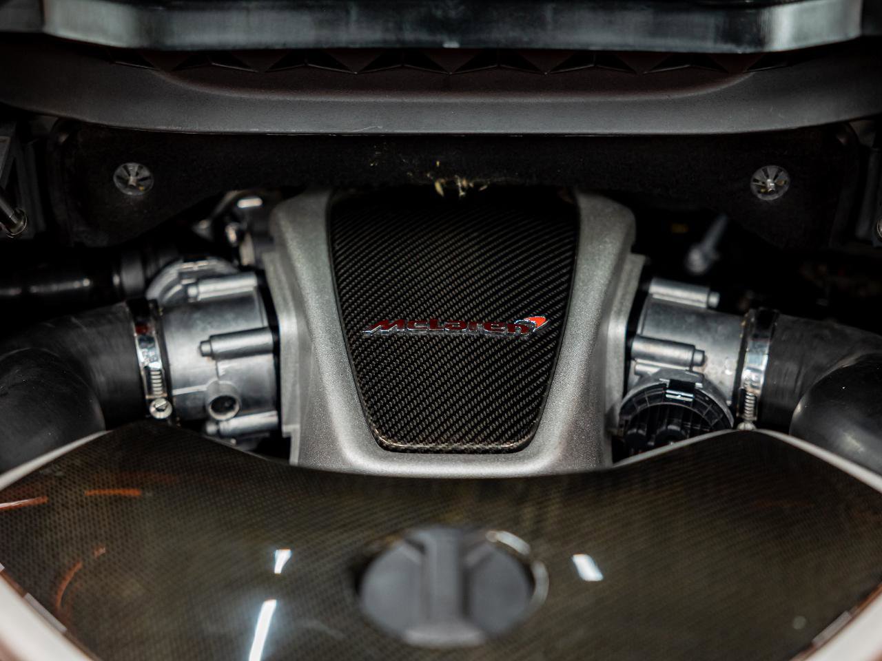 Used 2015 McLaren 650S Spider image 13