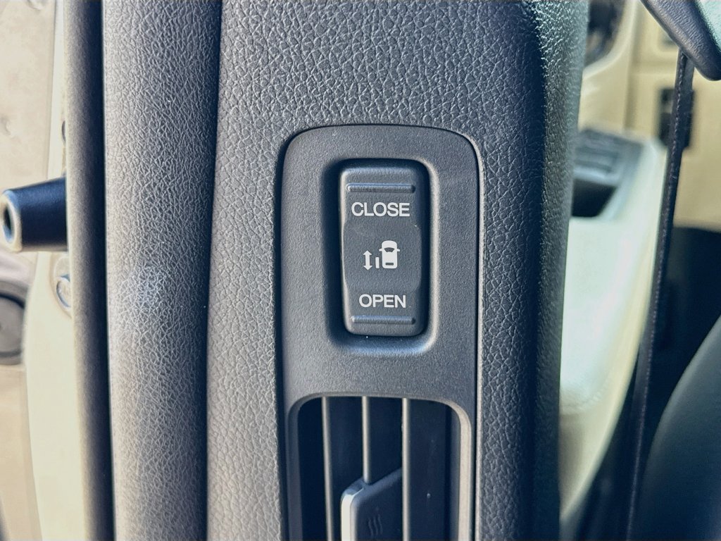 Used 2025 Honda Odyssey Elite image 35