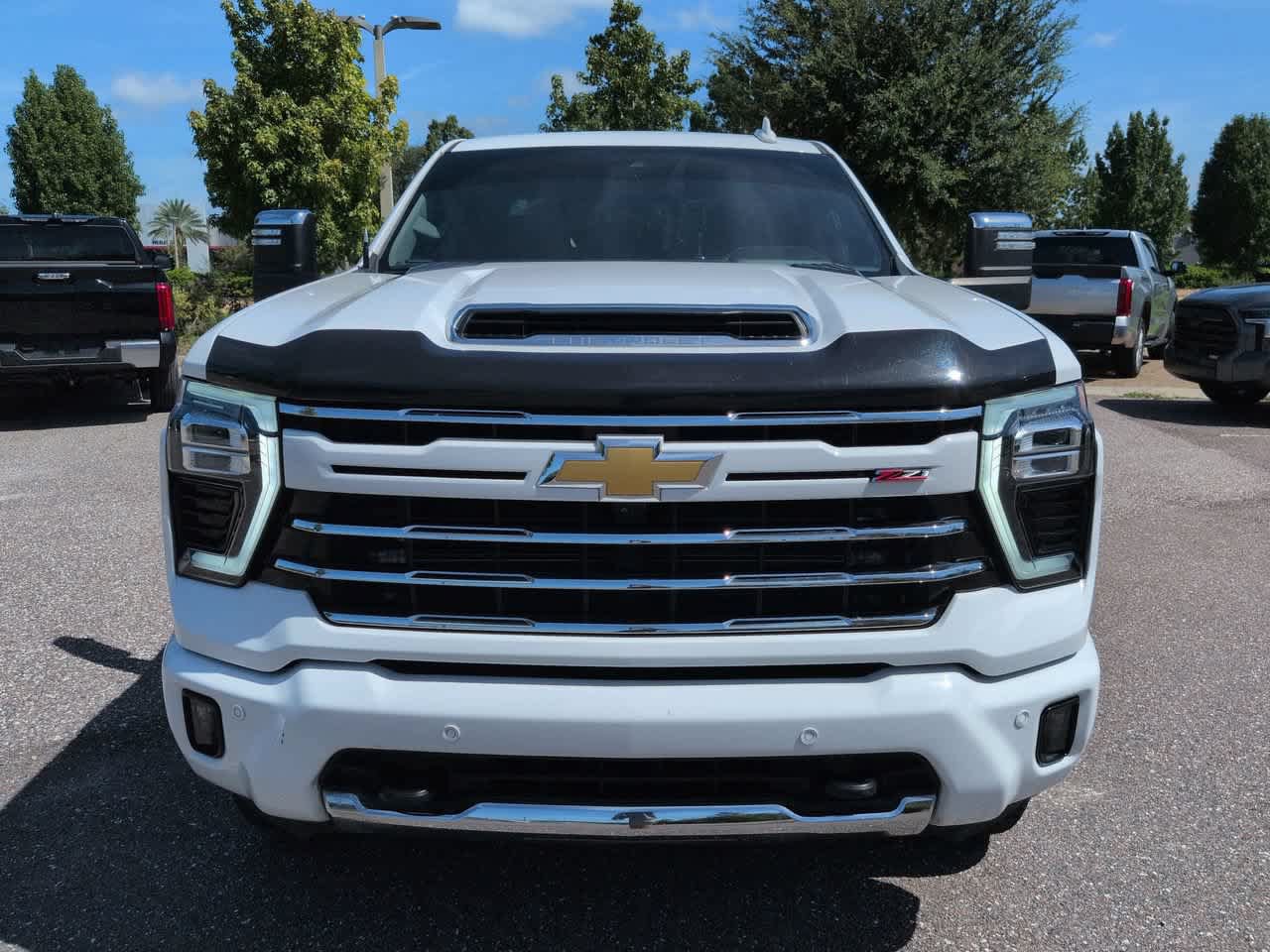Used 2024 Chevrolet Silverado 2500 LTZ w/ LTZ Plus Package AWD/4WD image 9