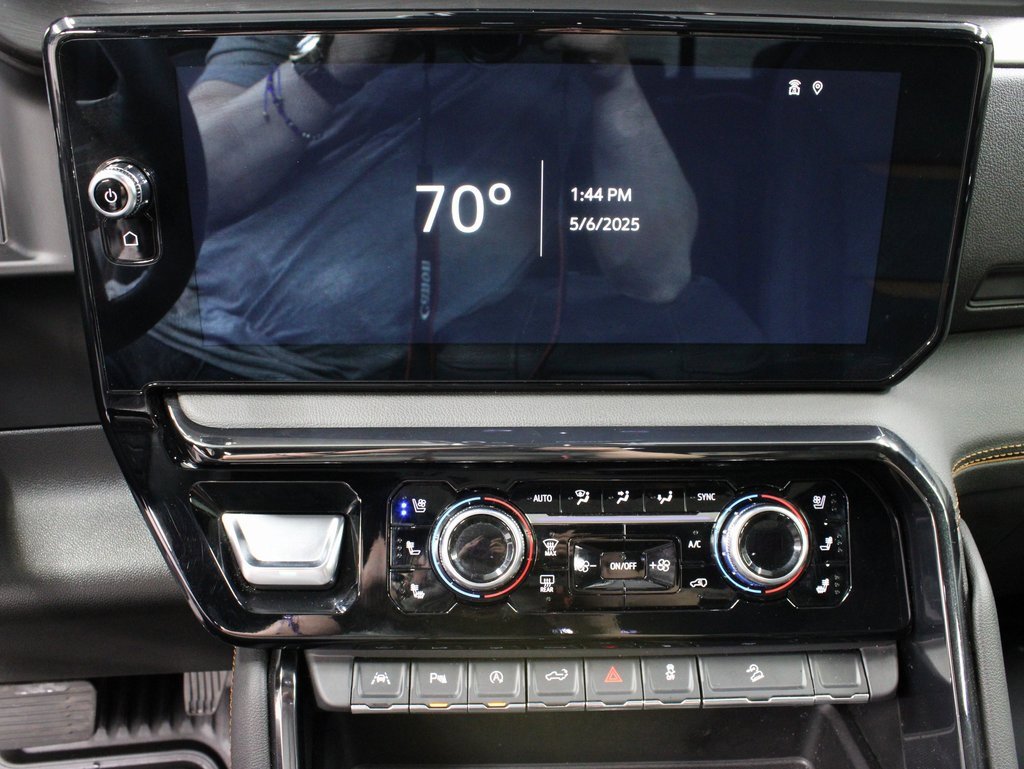 Used 2024 GMC Sierra 1500 AT4 image 13