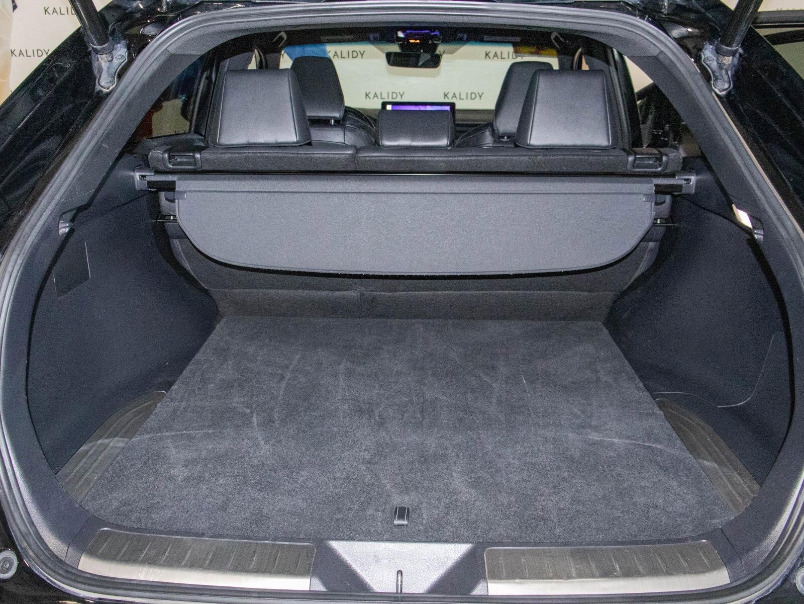 Used 2023 Toyota Venza XLE image 23