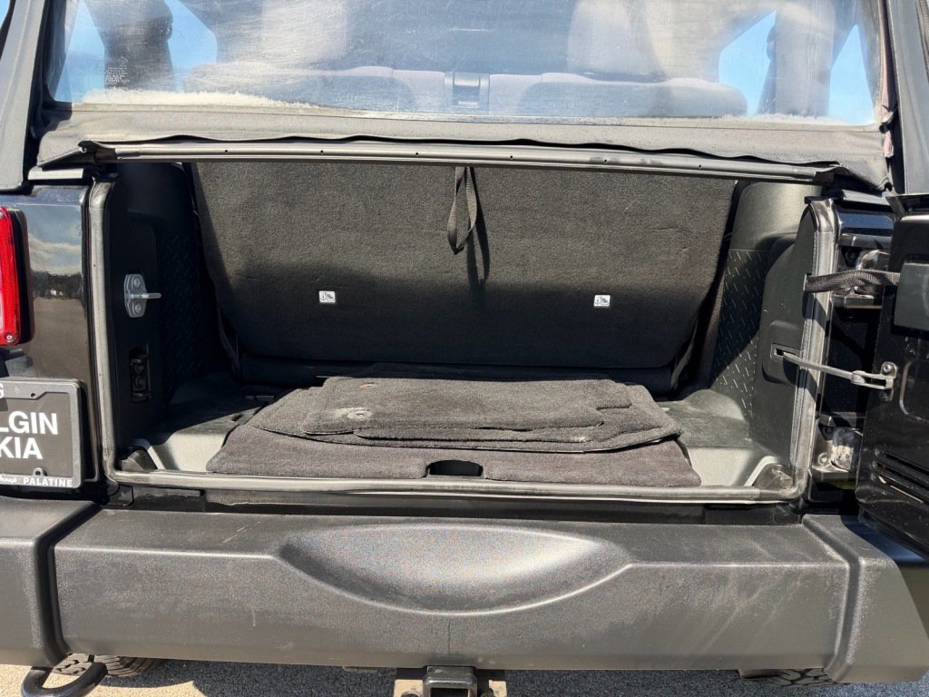 Used 2017 Jeep Wrangler Sport AWD/4WD image 5