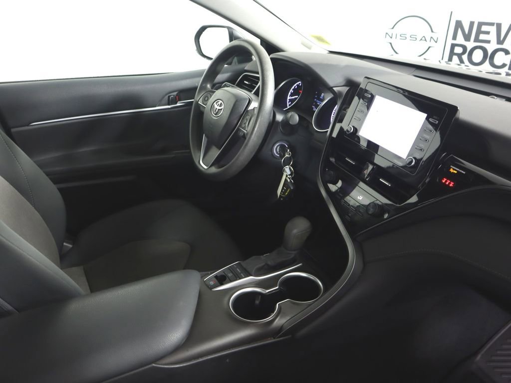 Used 2023 Toyota Camry LE image 29