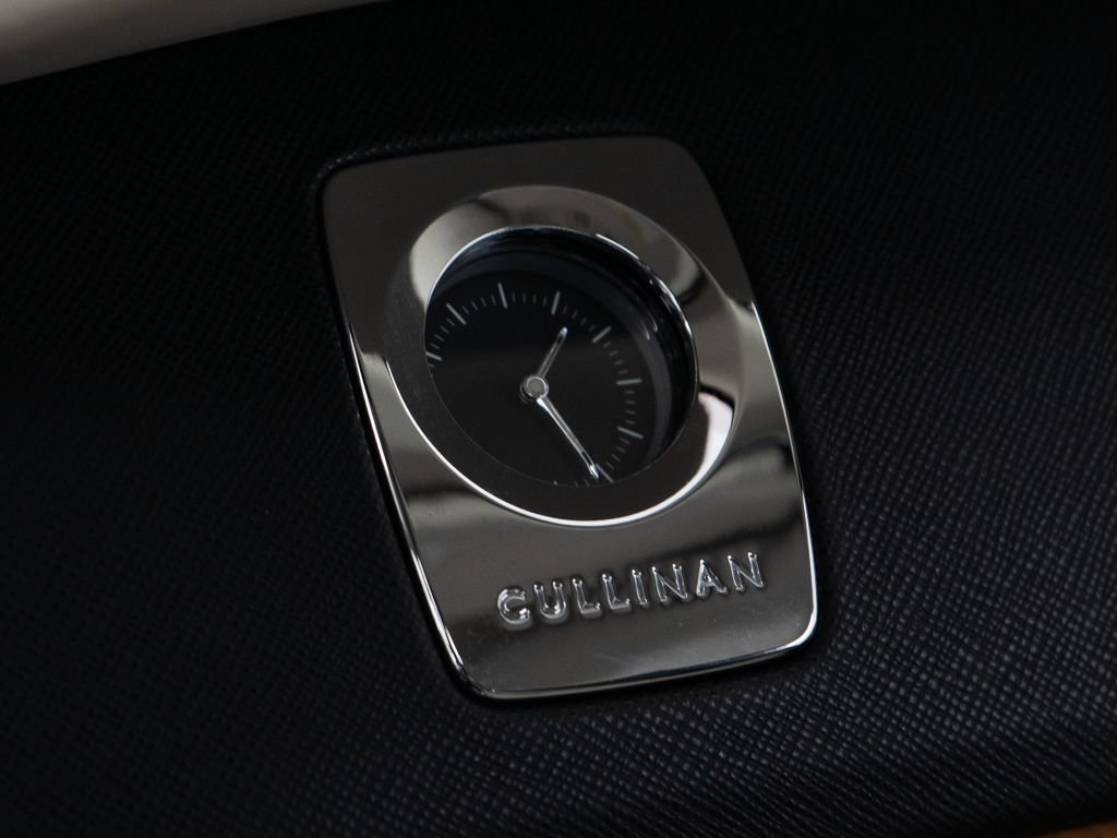 Certified 2019 Rolls-Royce Cullinan AWD/4WD image 45