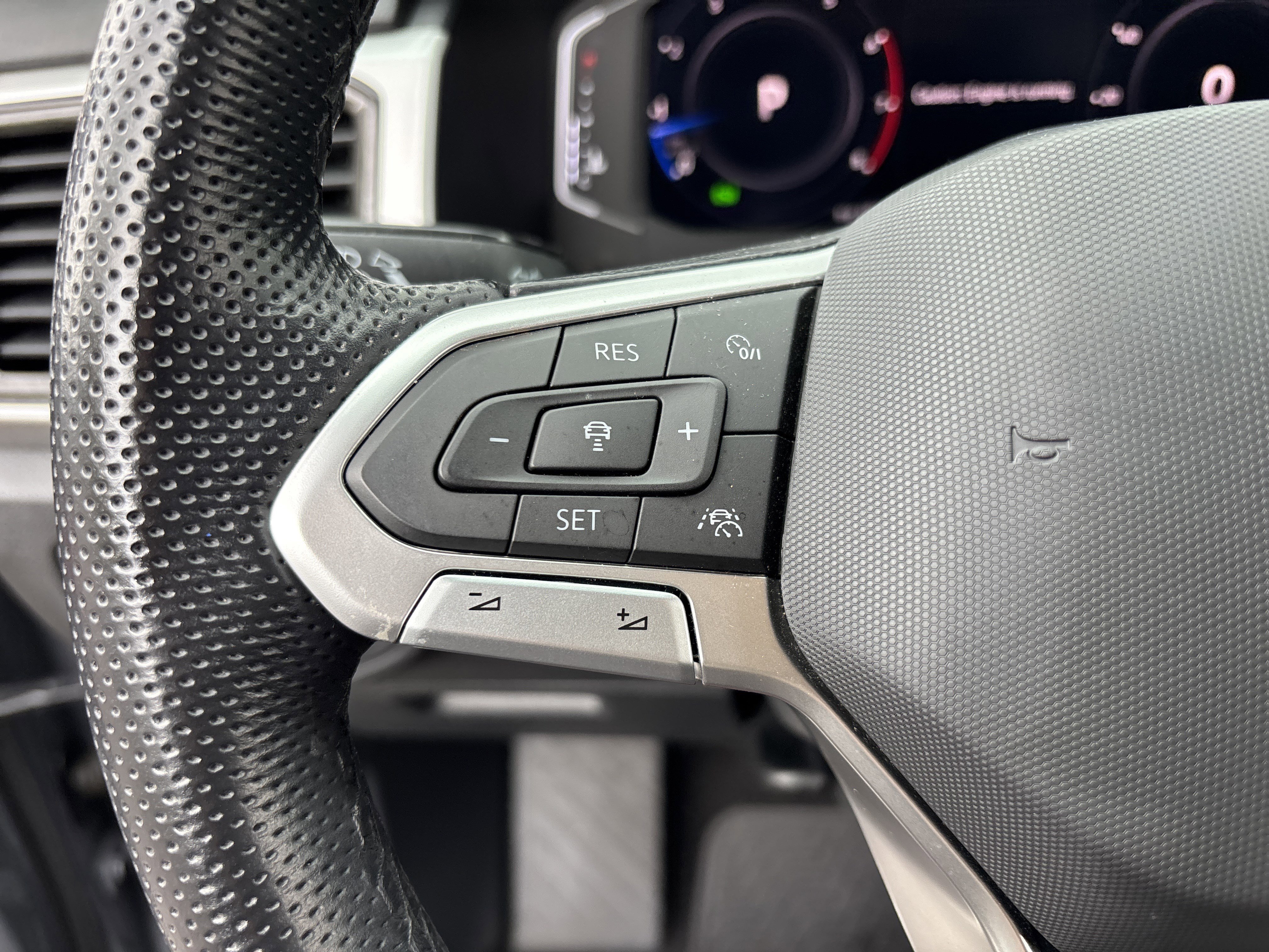 Used 2023 Volkswagen Atlas Cross Sport SEL Premium R-Line image 26