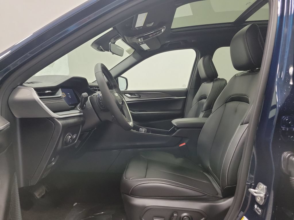 New 2026 Jeep Grand Cherokee L Limited AWD/4WD image 11