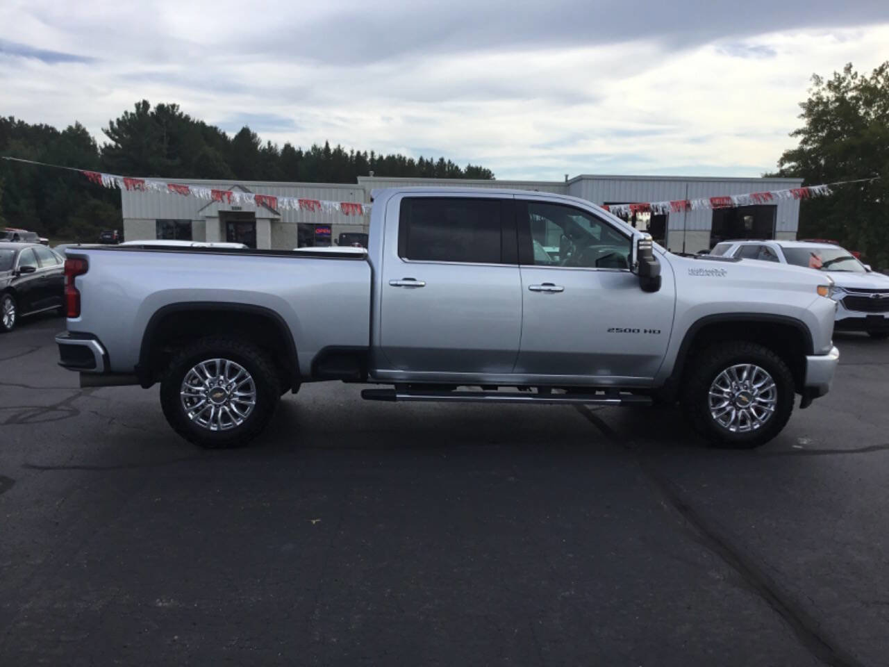 Used 2021 Chevrolet Silverado 2500 High Country image 2