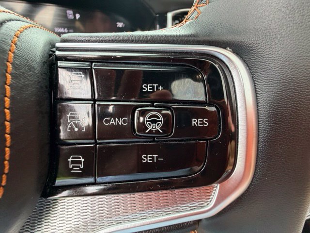 Used 2023 Jeep Grand Wagoneer Series III AWD/4WD image 30