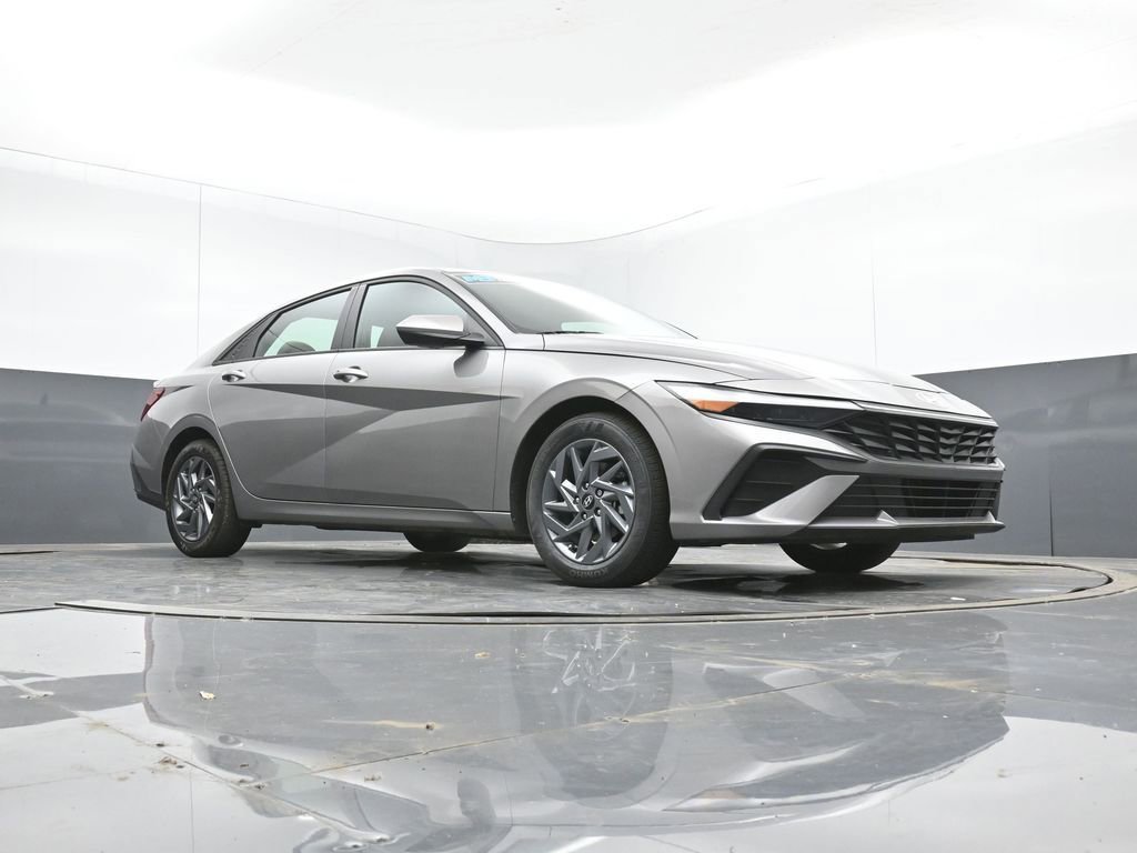 Used 2024 Hyundai Elantra SEL image 42