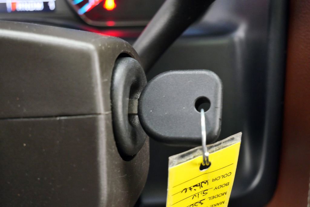 Used 2015 Chevrolet Silverado 3500 High Country w/ Duramax Plus Package image 28