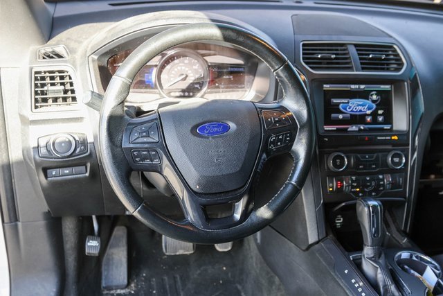 Used 2016 Ford Explorer XLT w/ Equipment Group 202A image 16