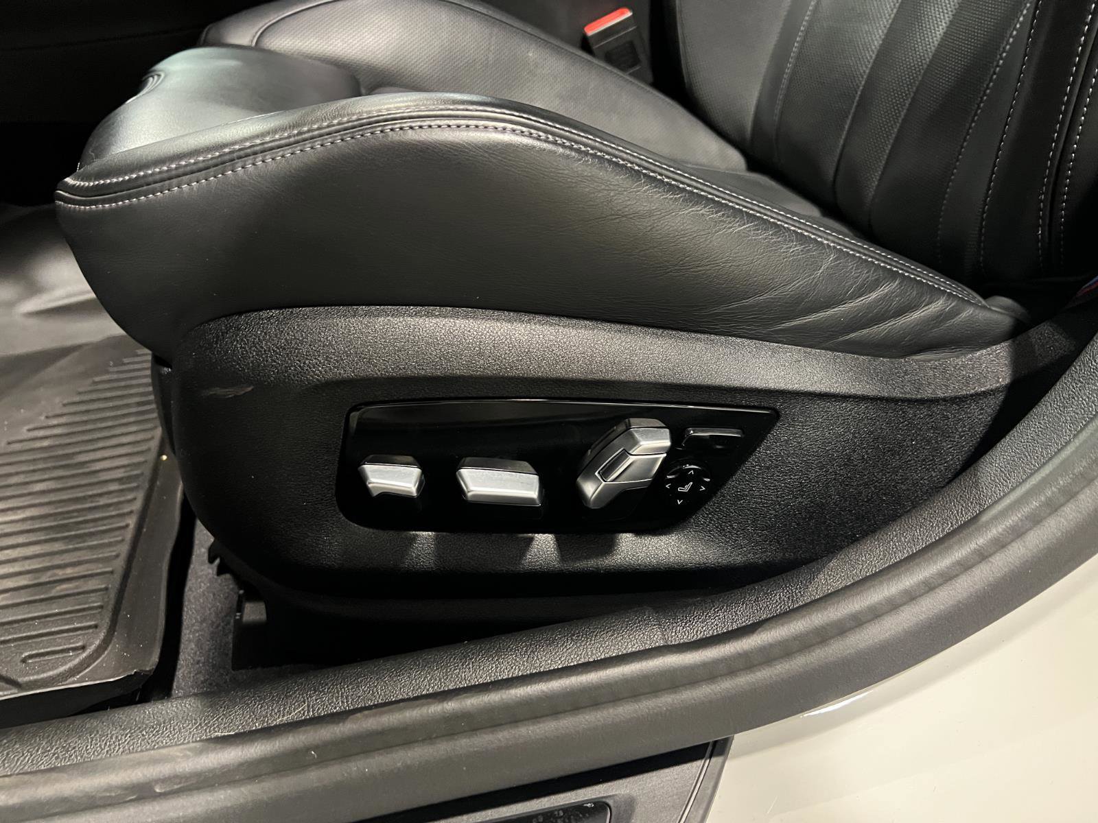 Used 2021 BMW M5 w/ Competition Package image 26