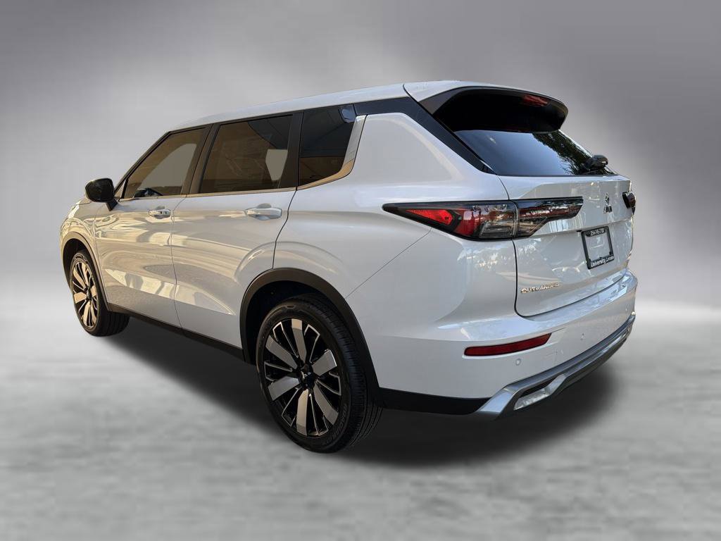 New 2026 Mitsubishi Outlander SE FWD image 4