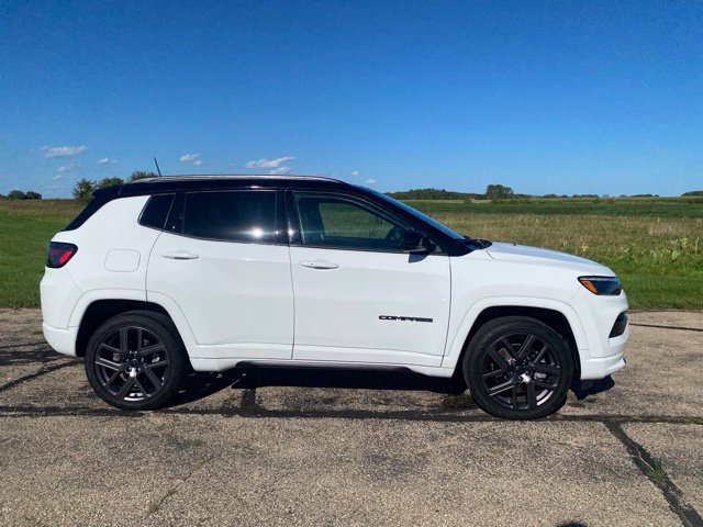 Used 2025 Jeep Compass Limited w/ High Altitude Package AWD/4WD image 2