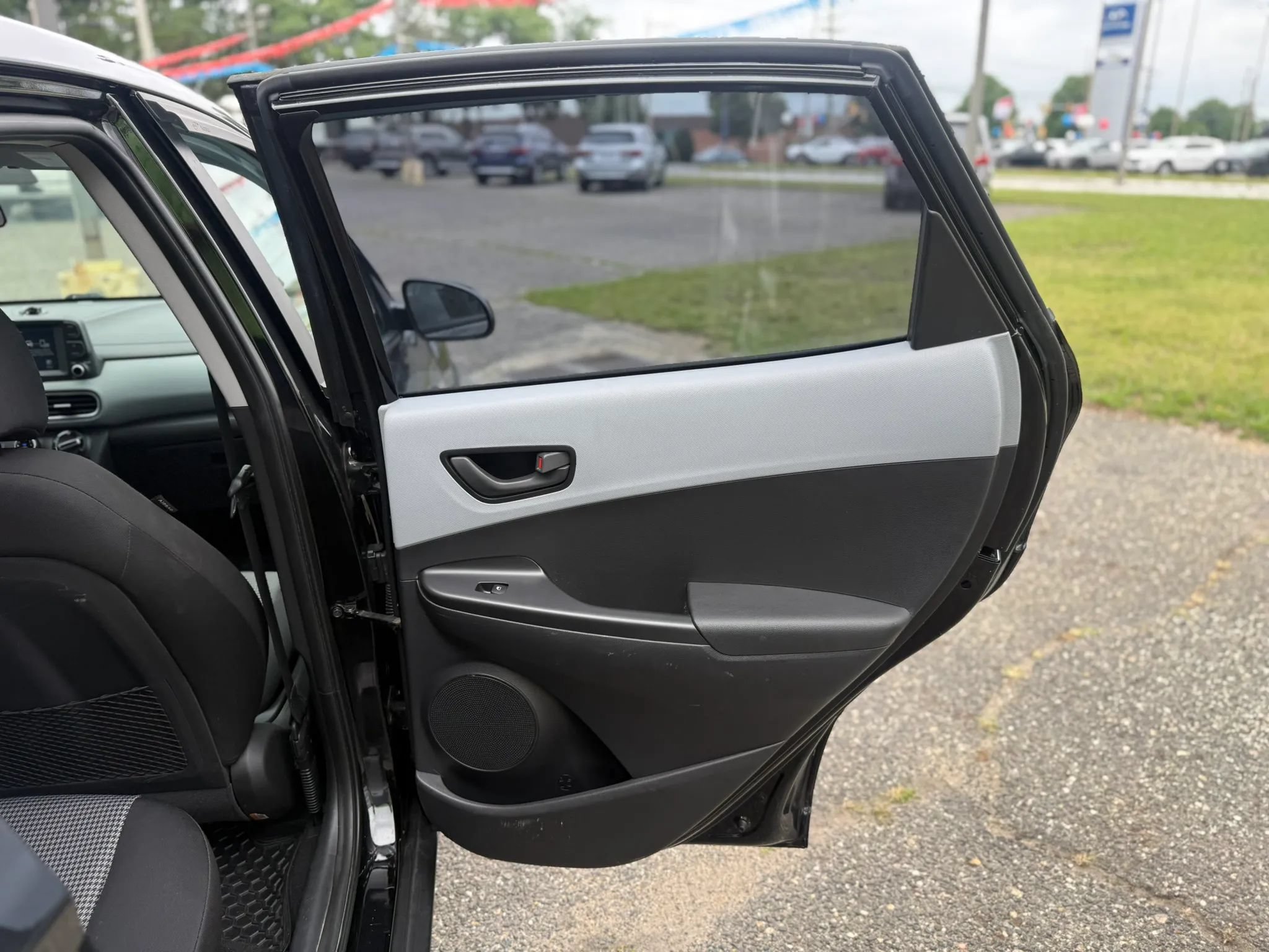 Used 2018 Hyundai Kona SE AWD/4WD image 17