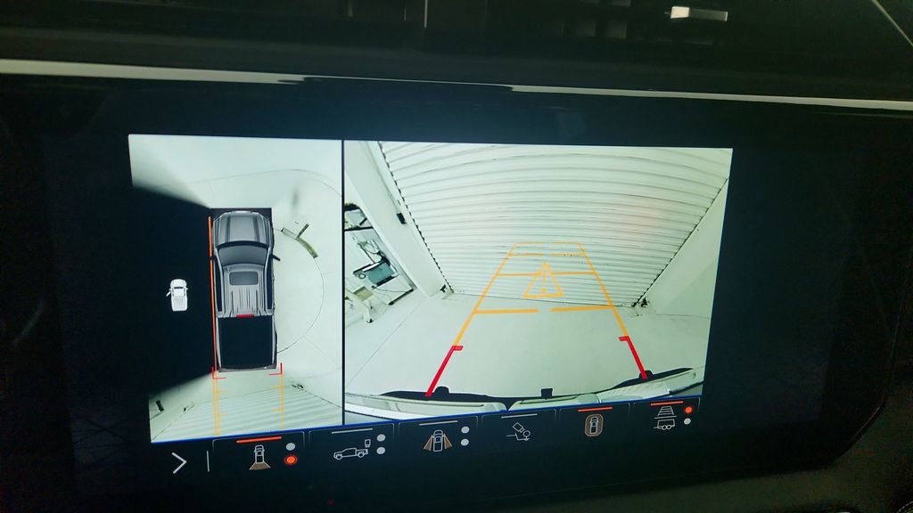 Used 2024 GMC Sierra 1500 AT4X w/ AT4X AEV Edition image 24