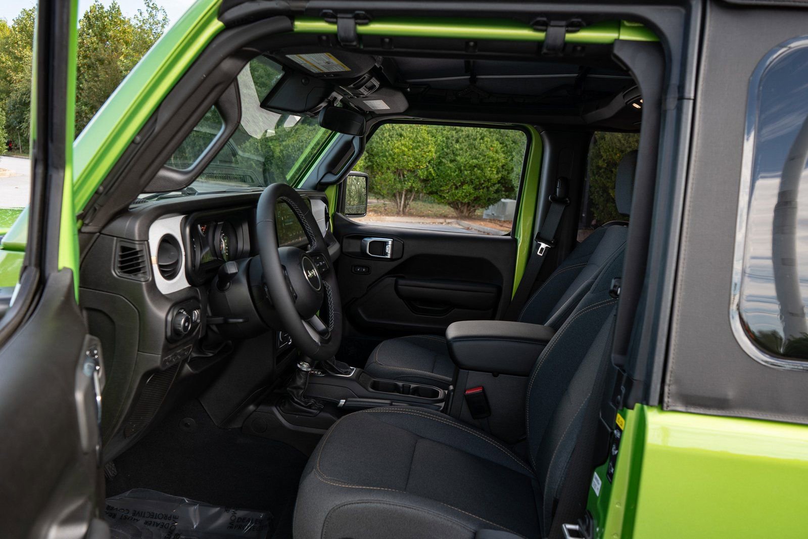 Used 2025 Jeep Wrangler Sport image 14