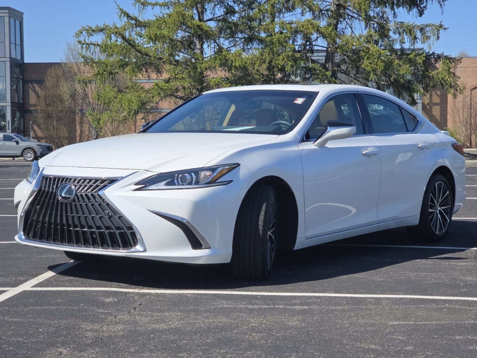 Used 2025 Lexus ES 300h w/ Premium Package FWD image 17
