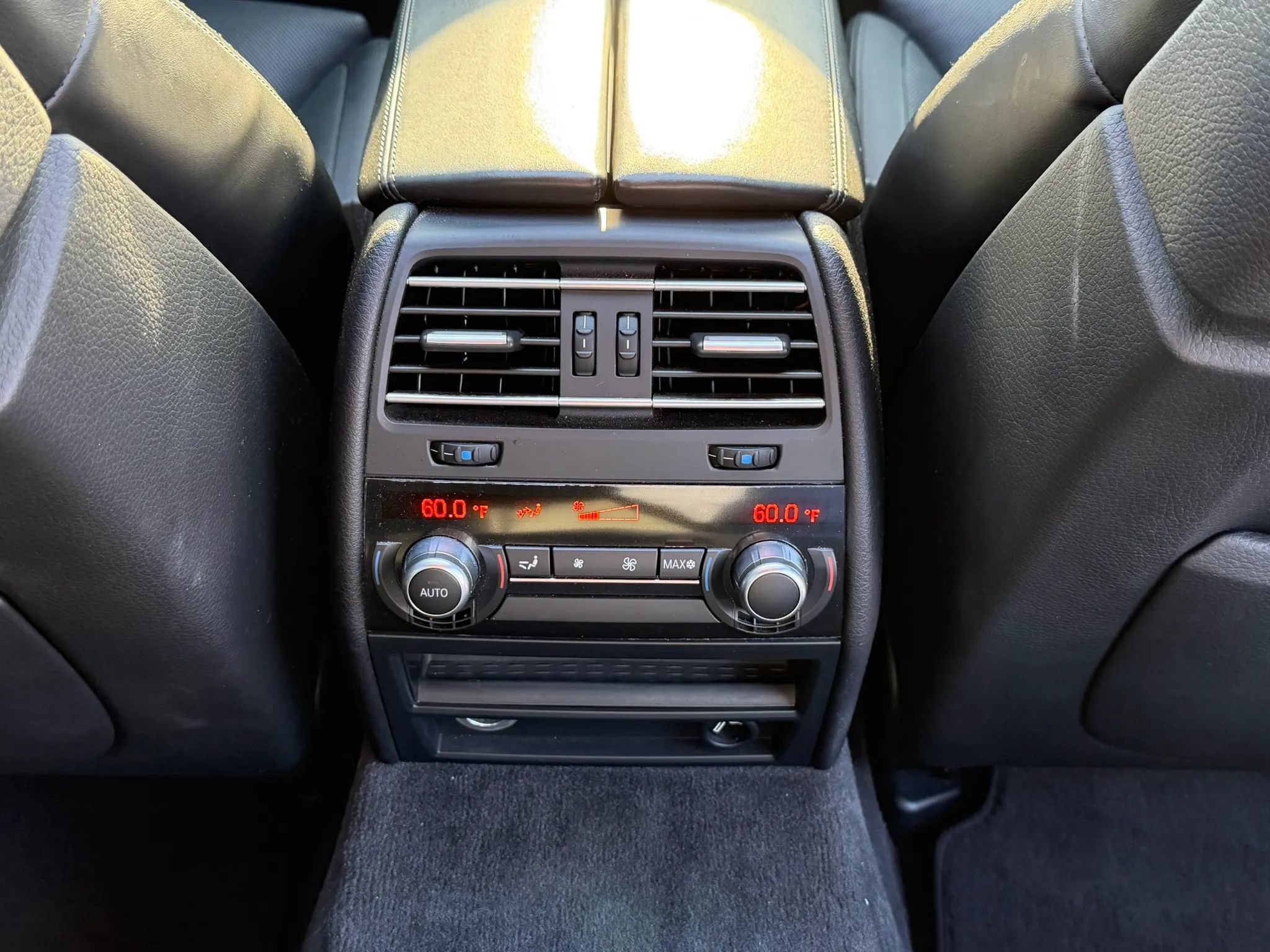 Used 2011 BMW 750i RWD image 14