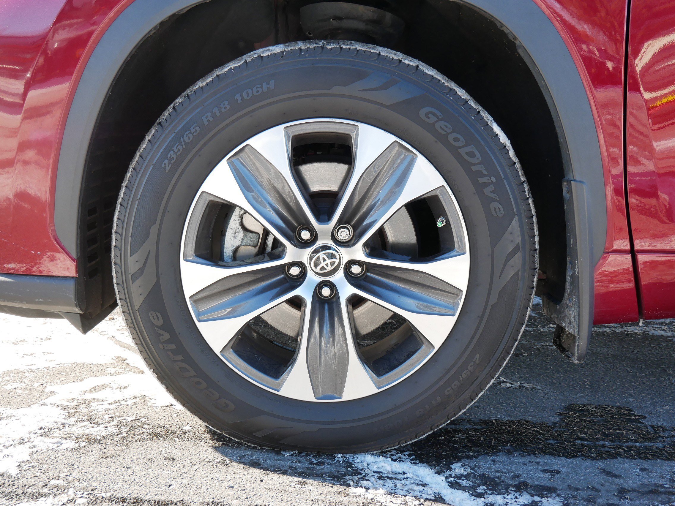 Used 2022 Toyota Highlander XLE image 23