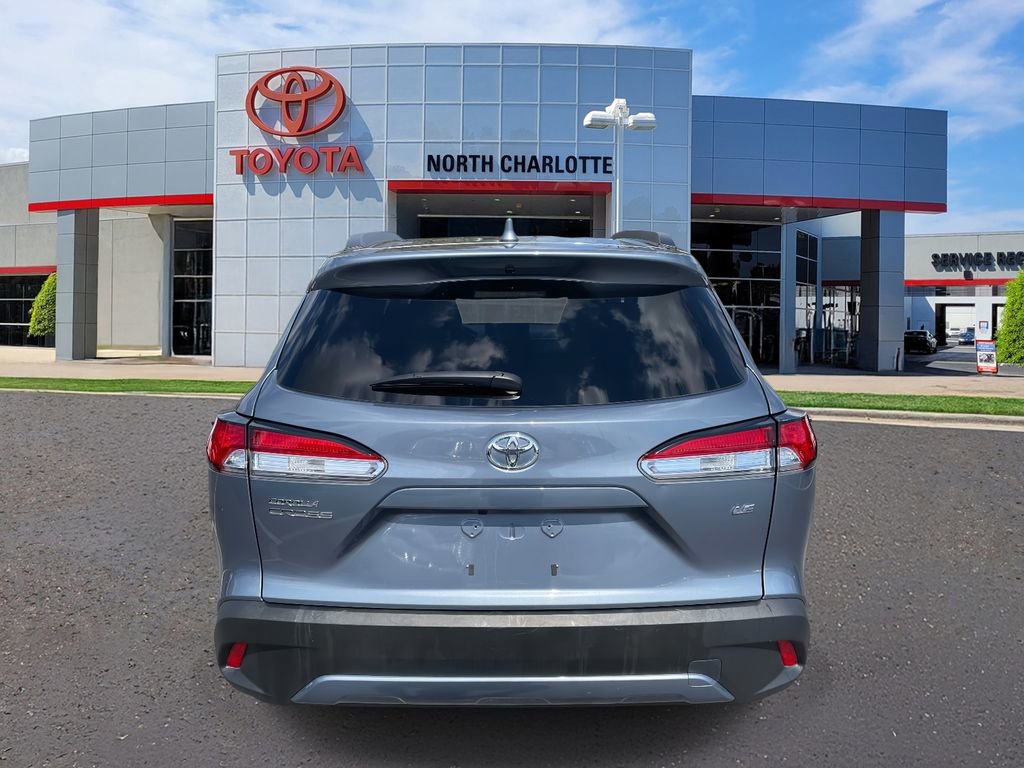 Used 2024 Toyota Corolla Cross LE image 8